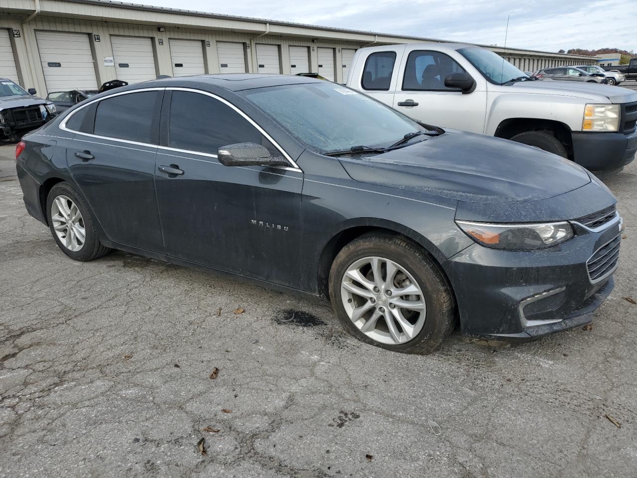 2017 CHEVROLET MALIBU LT photo 4