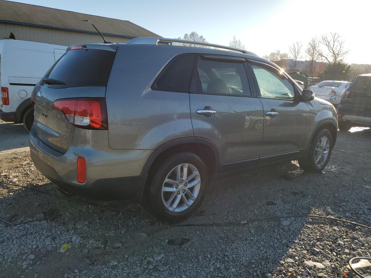 2014 KIA SORENTO LX photo 3