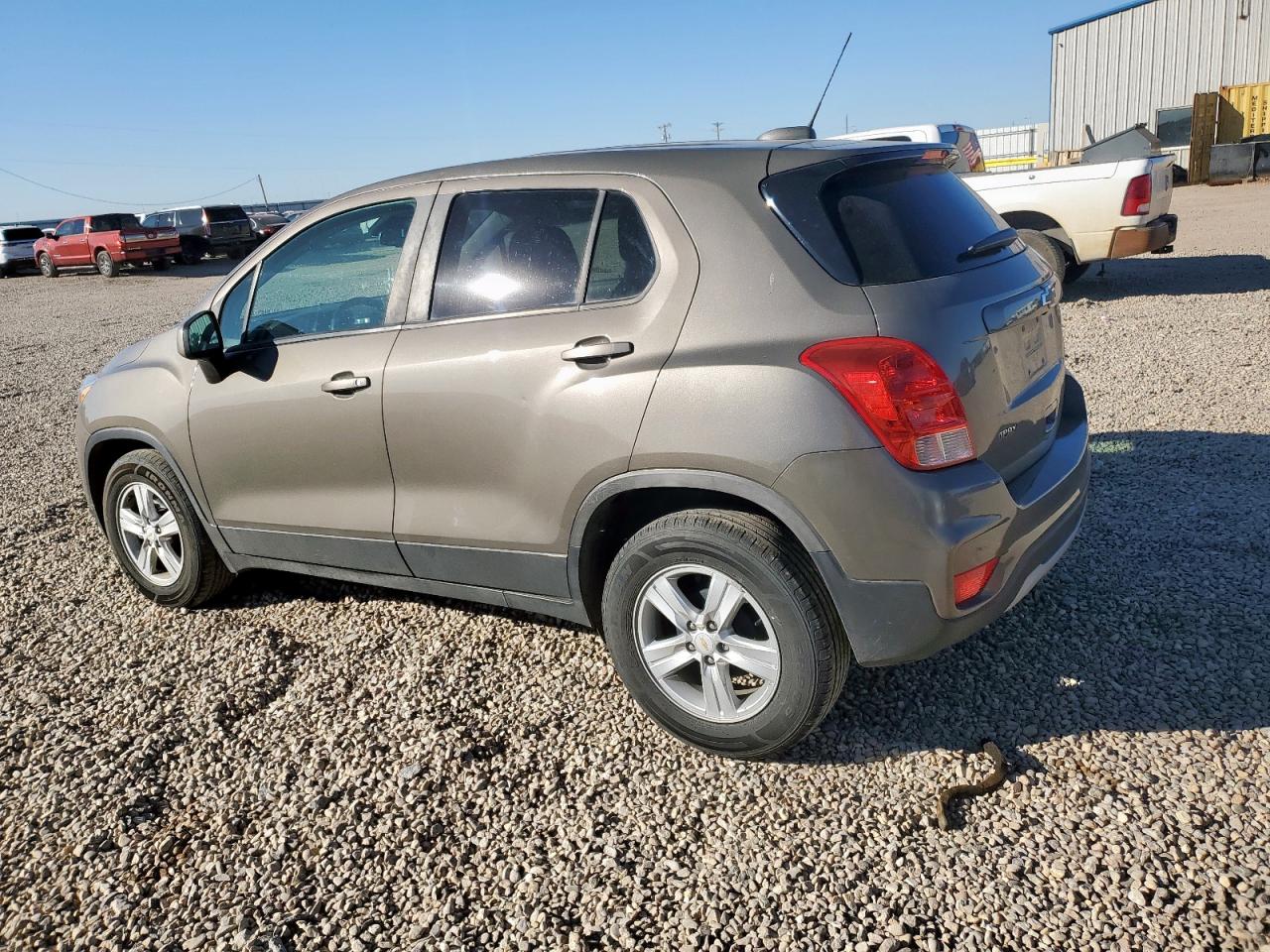 2020 CHEVROLET TRAX LS photo 4
