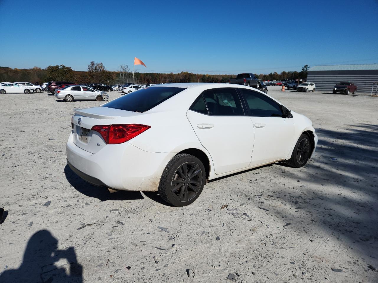 2019 TOYOTA COROLLA L photo 3