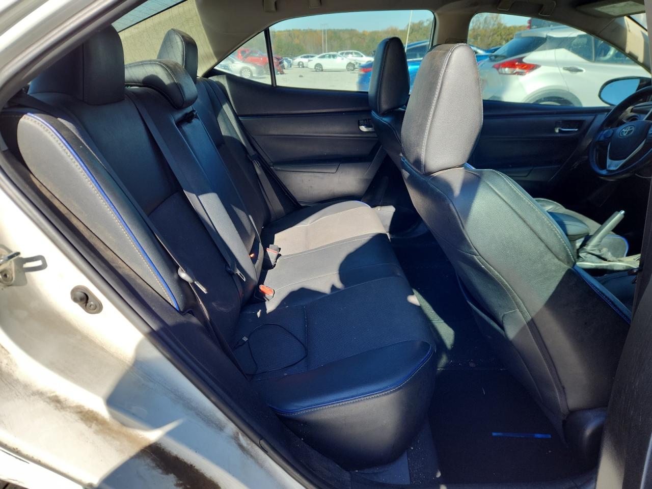 2019 TOYOTA COROLLA L photo 10