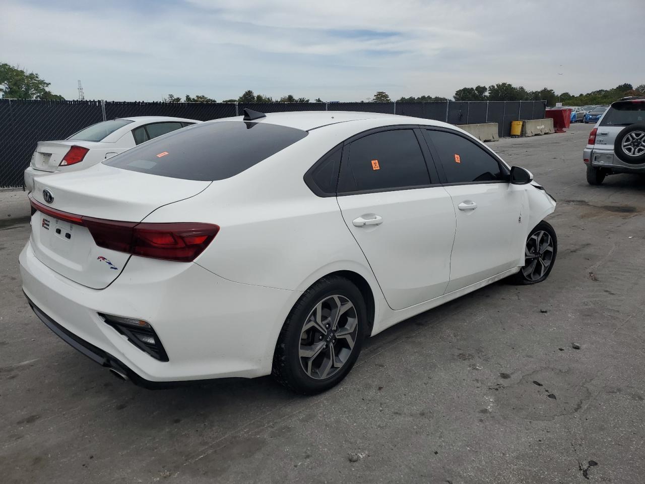 2021 KIA FORTE photo 3