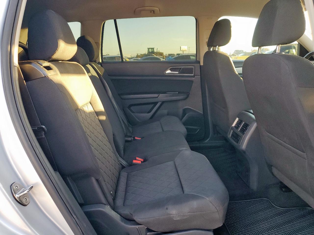 2018 VOLKSWAGEN ATLAS S photo 21