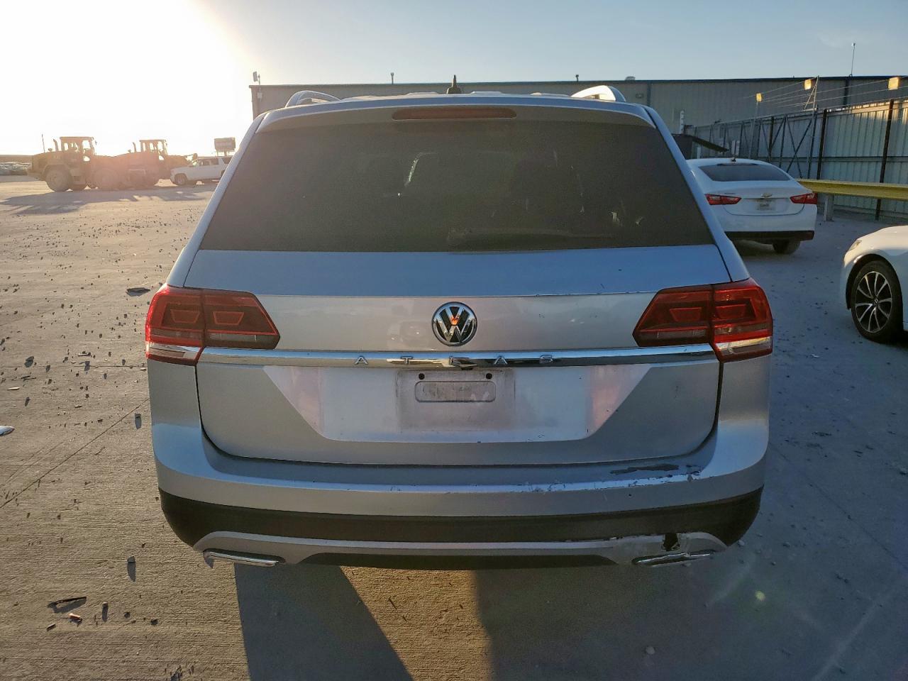 2018 VOLKSWAGEN ATLAS S photo 11