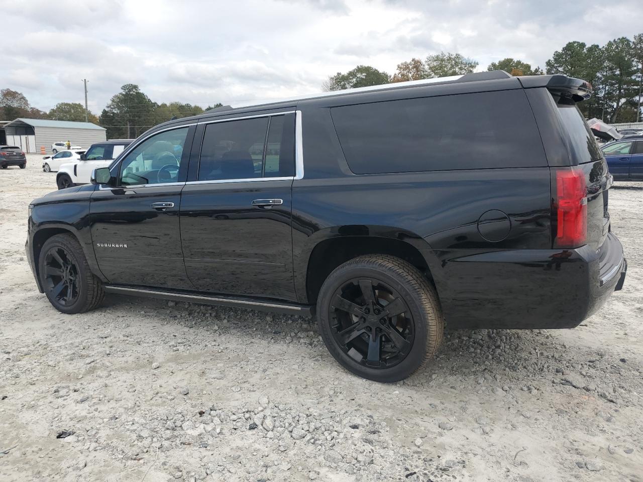 2018 CHEVROLET SUBURBAN K1500 PREMIER photo 4