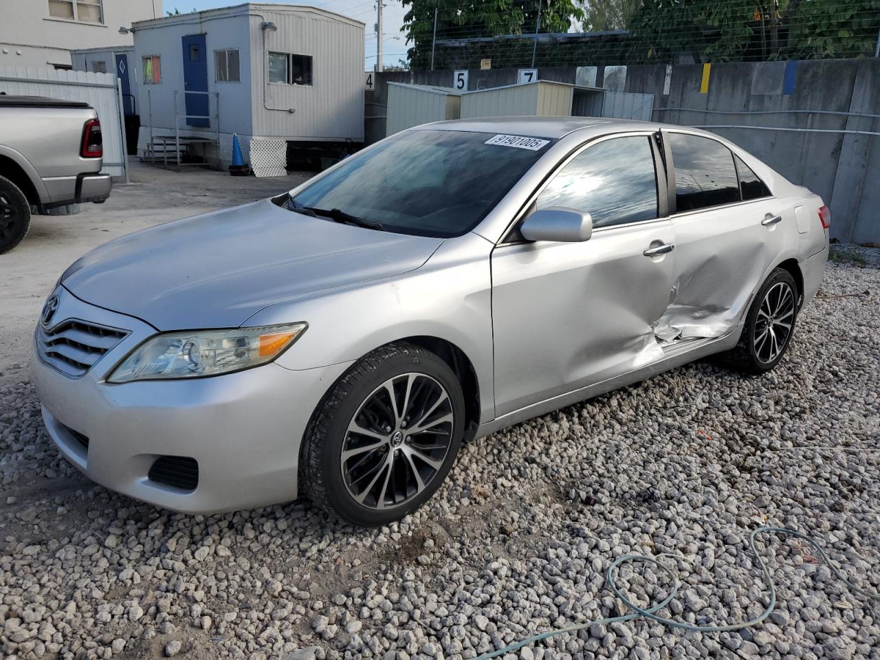 2011 TOYOTA CAMRY