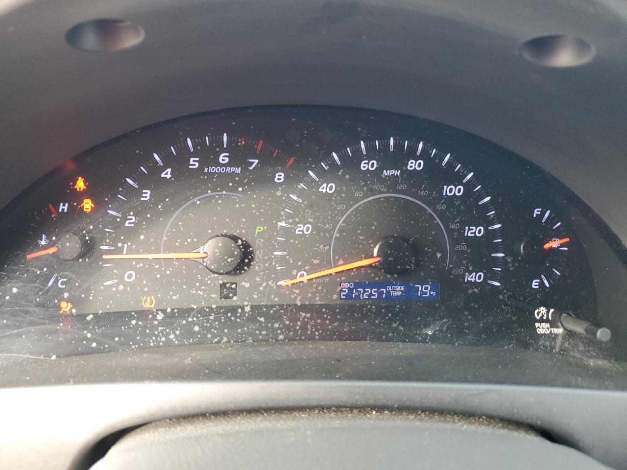 2011 TOYOTA CAMRY LE photo 9