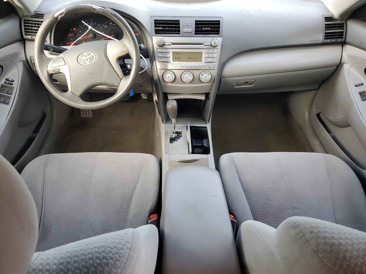 2011 TOYOTA CAMRY LE photo 8