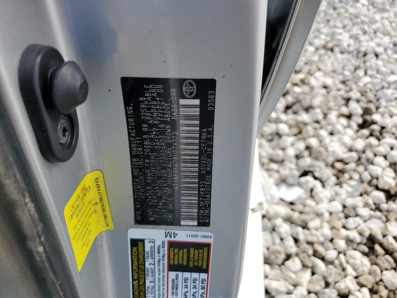 2011 TOYOTA CAMRY LE photo 12