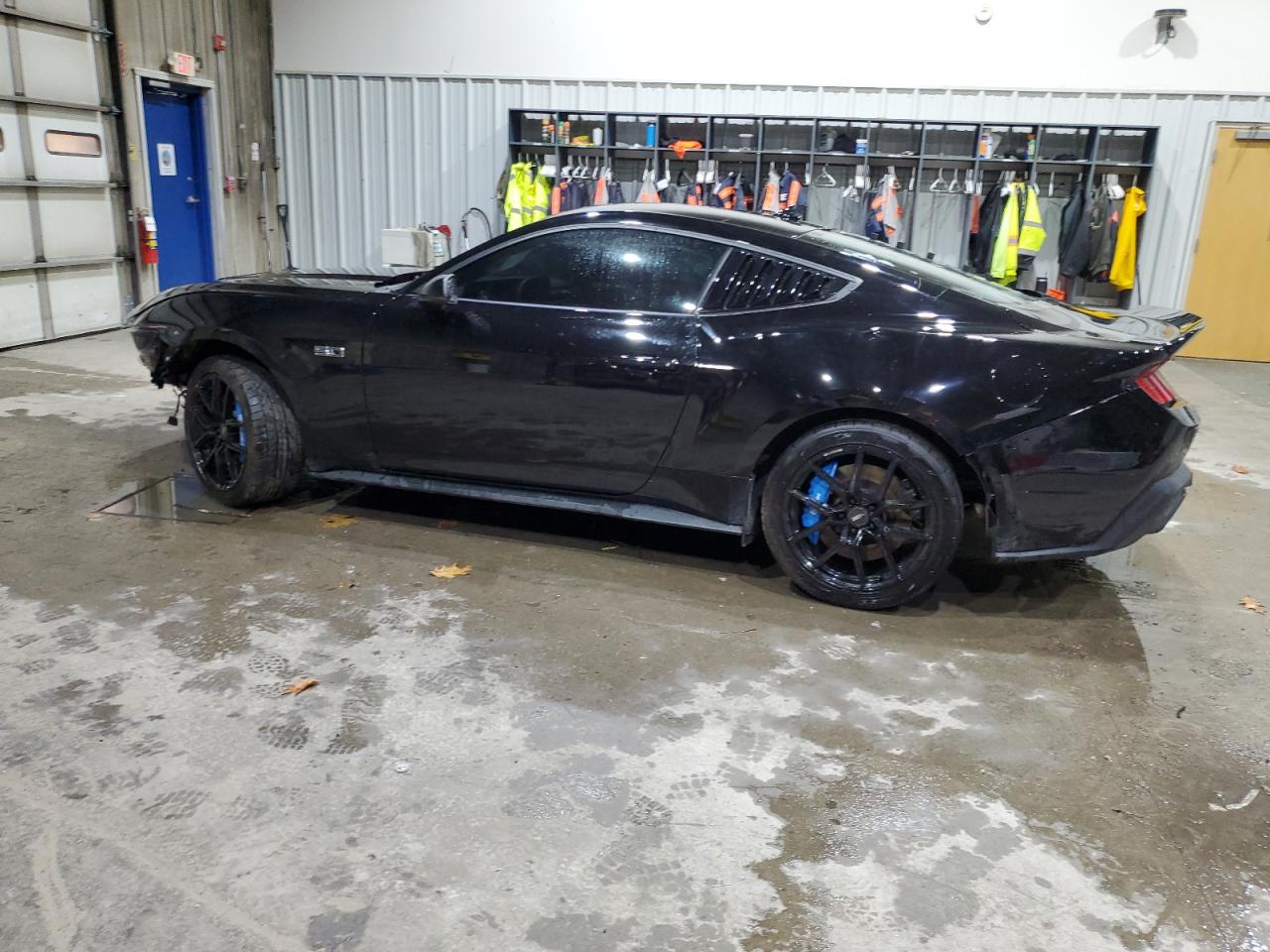 2024 FORD MUSTANG GT photo 3