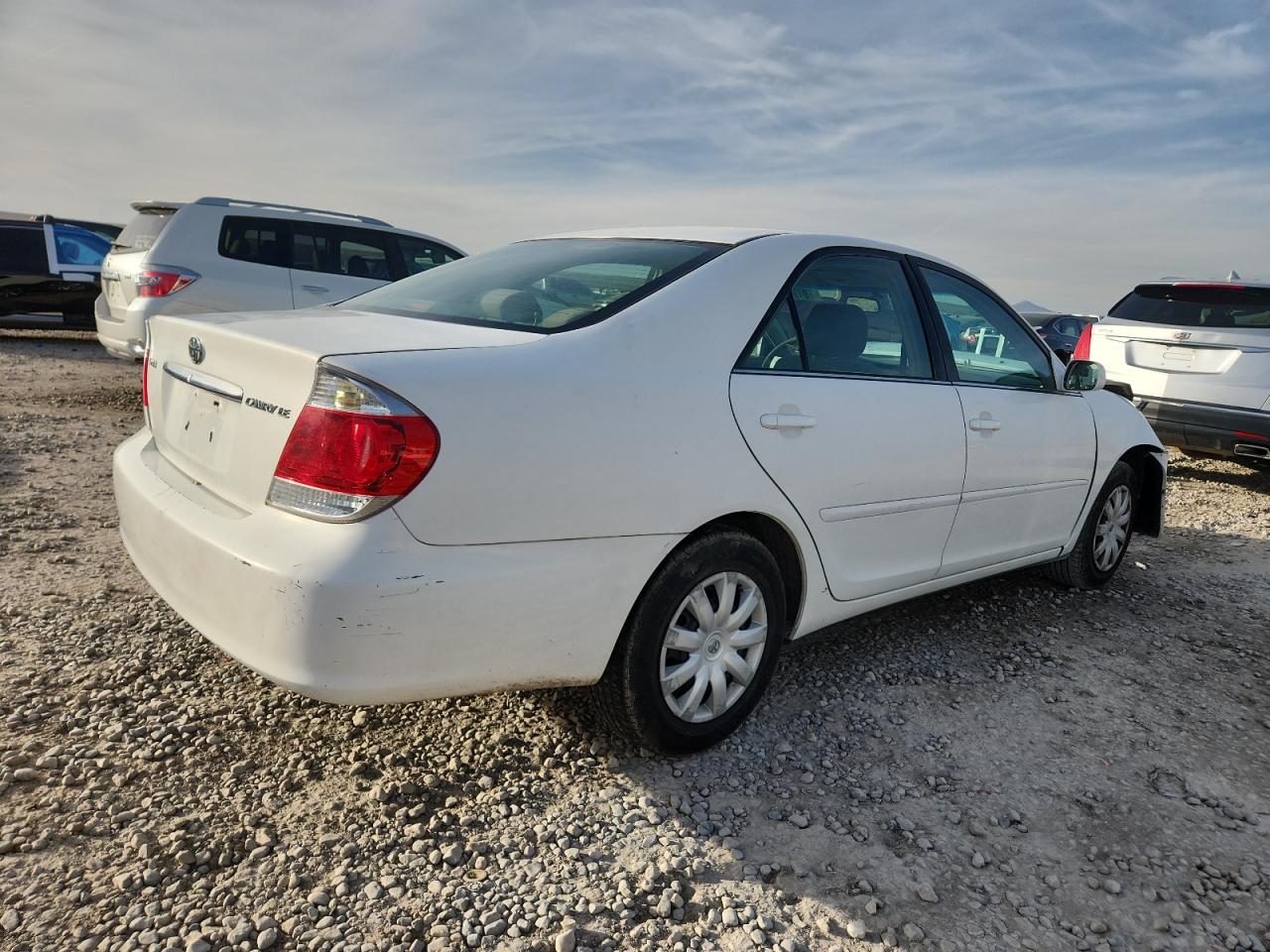 2005 TOYOTA CAMRY LE photo 3