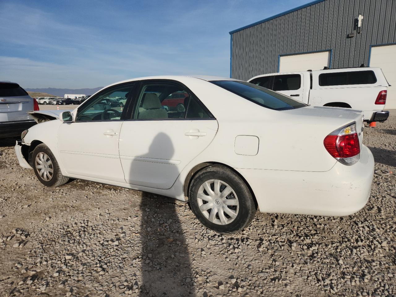 2005 TOYOTA CAMRY LE photo 2