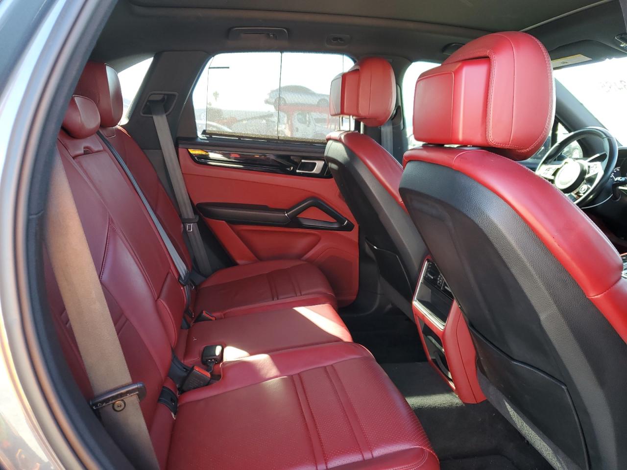 2019 PORSCHE CAYENNE SE HYBRID photo 11