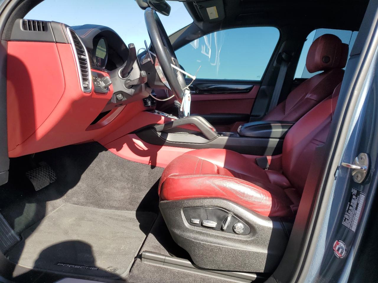2019 PORSCHE CAYENNE SE HYBRID photo 7