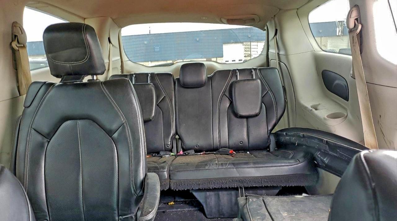 2020 CHRYSLER VOYAGER LXI photo 19