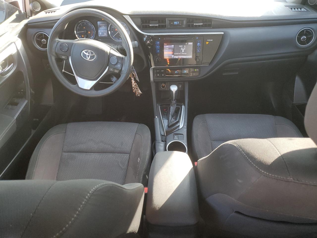 2017 TOYOTA COROLLA L photo 15