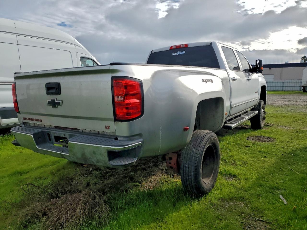 2016 CHEVROLET SILVERADO K3500 LT photo 3