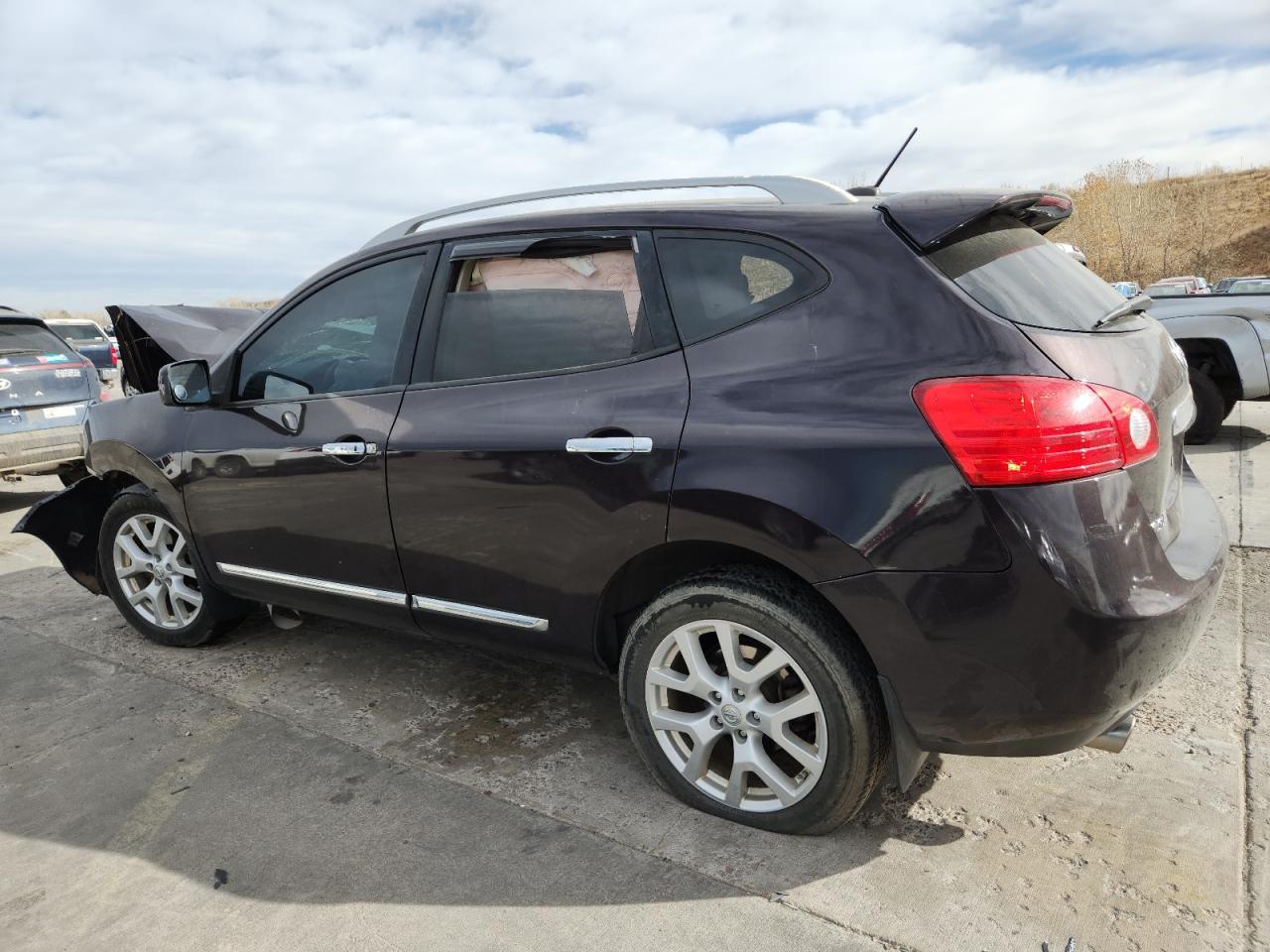2011 NISSAN ROGUE S photo 2