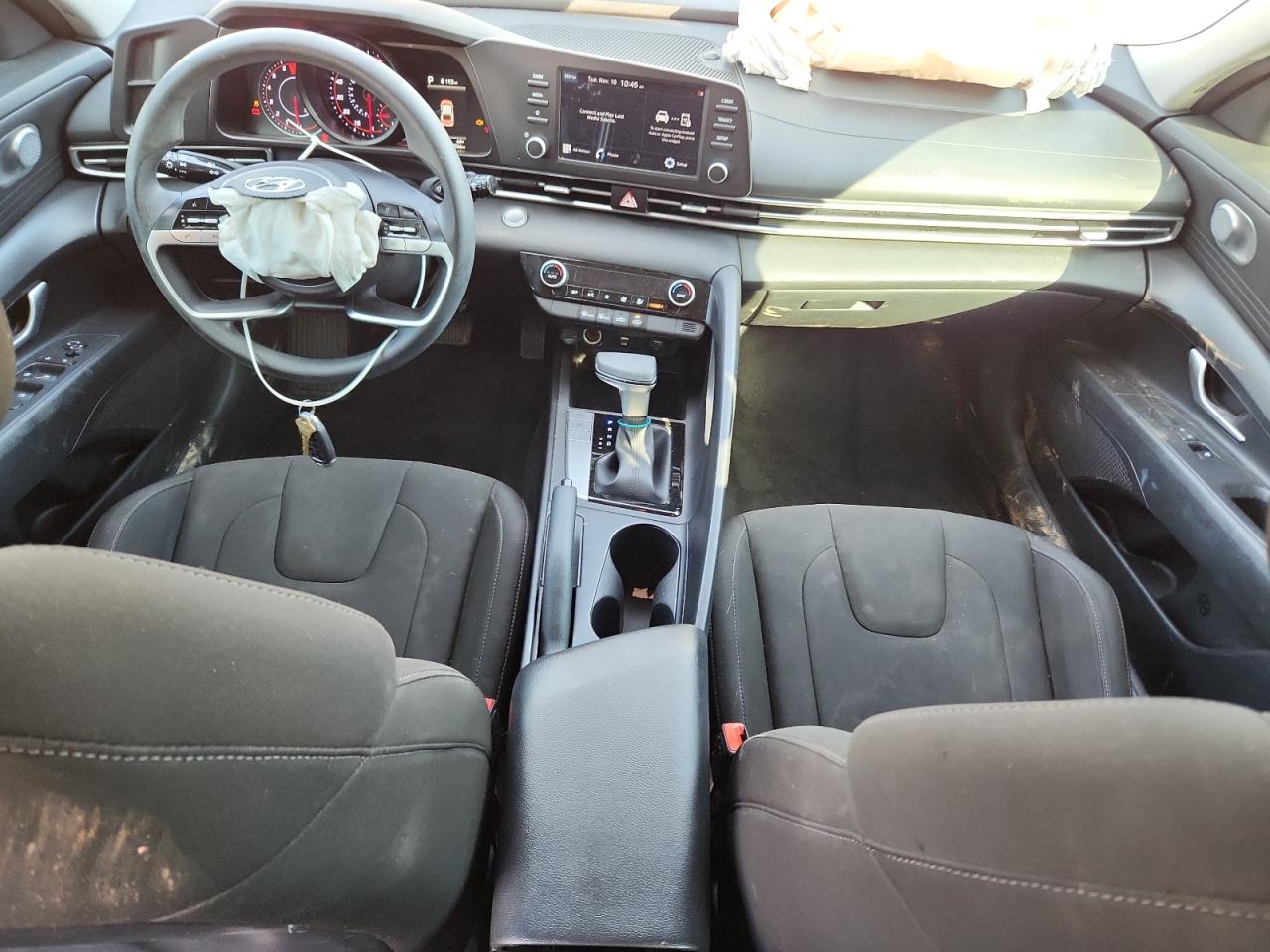 2022 HYUNDAI ELANTRA SEL photo 8