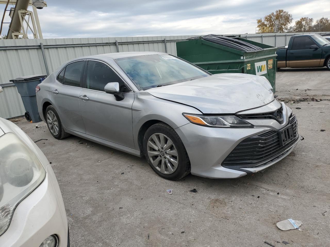 2019 TOYOTA CAMRY L photo 10