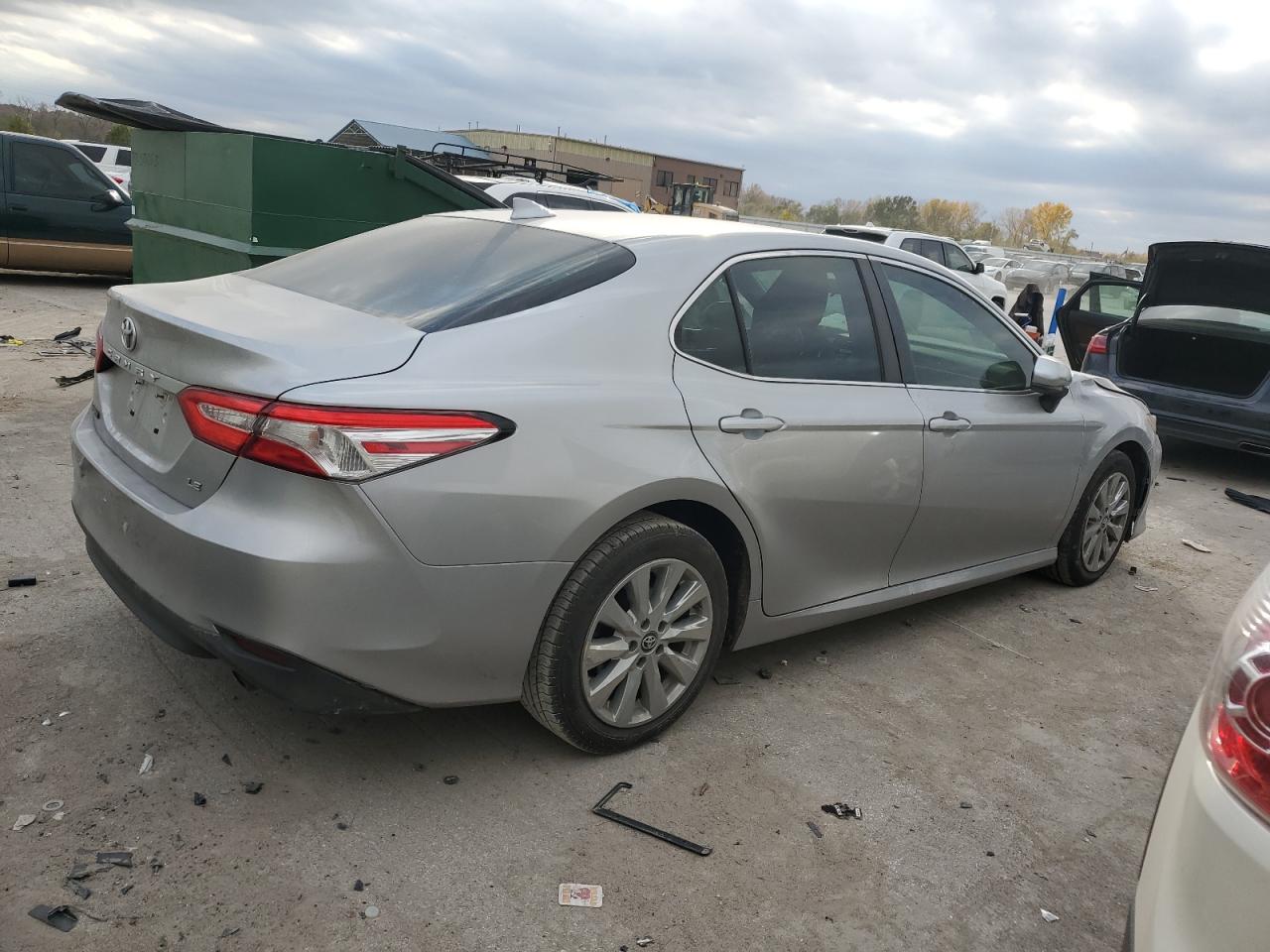 2019 TOYOTA CAMRY L photo 7