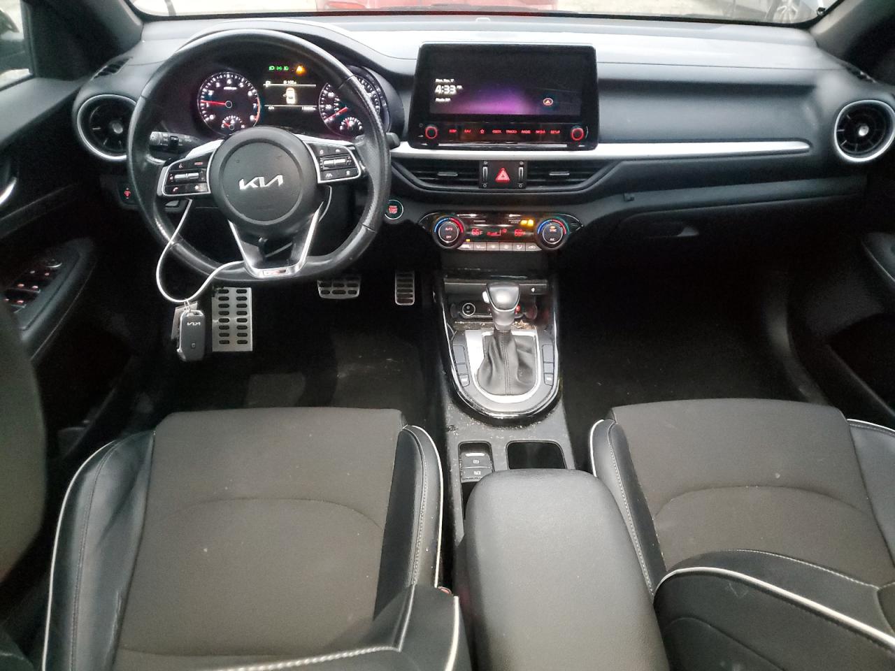 2024 KIA FORTE GT LINE photo 8
