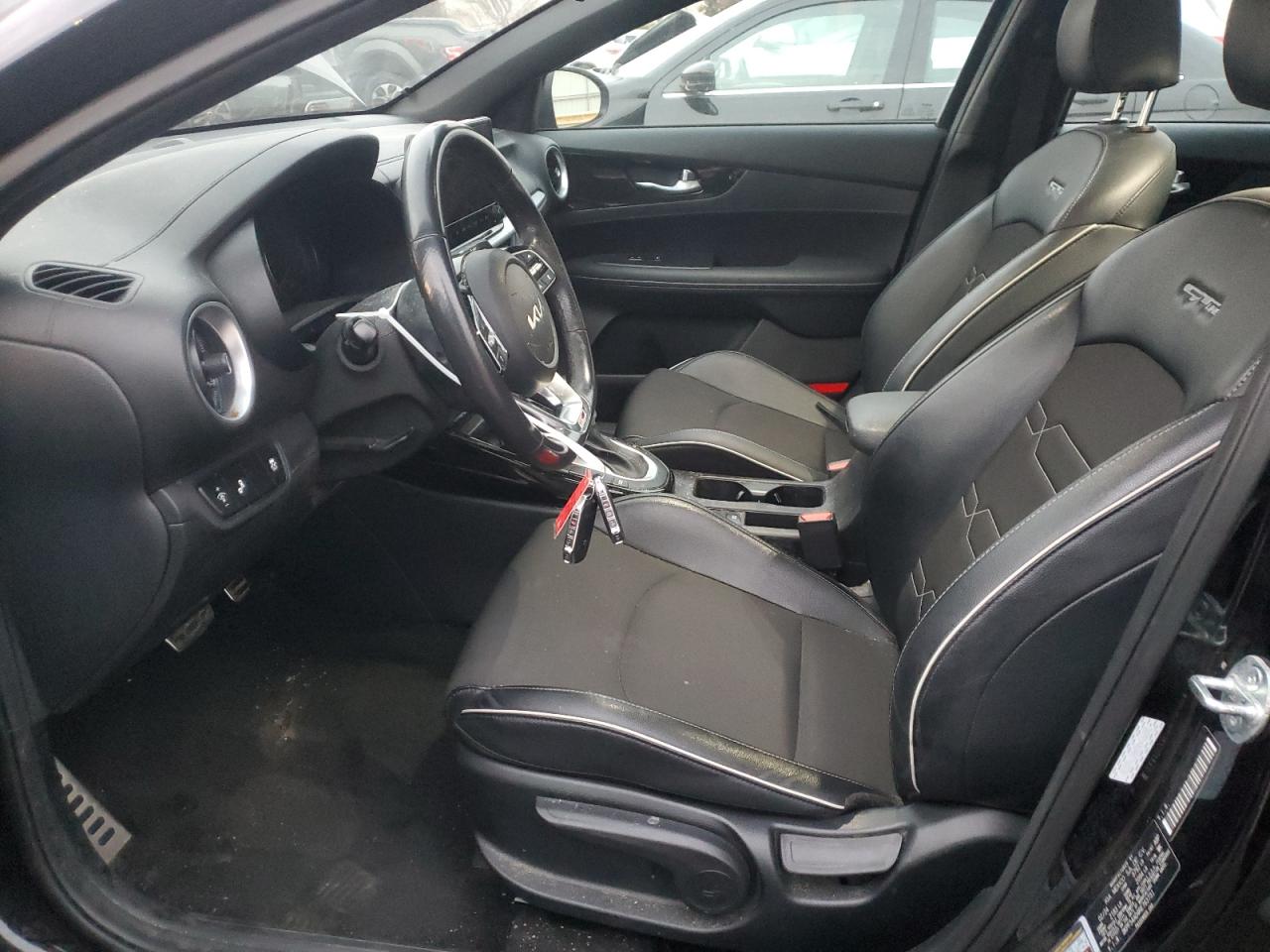 2024 KIA FORTE GT LINE photo 7