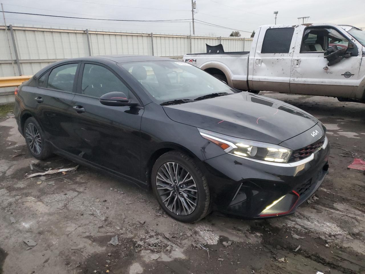 2024 KIA FORTE GT LINE photo 4