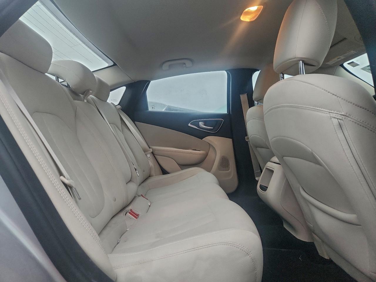 2016 CHRYSLER 200 LIMITED photo 19