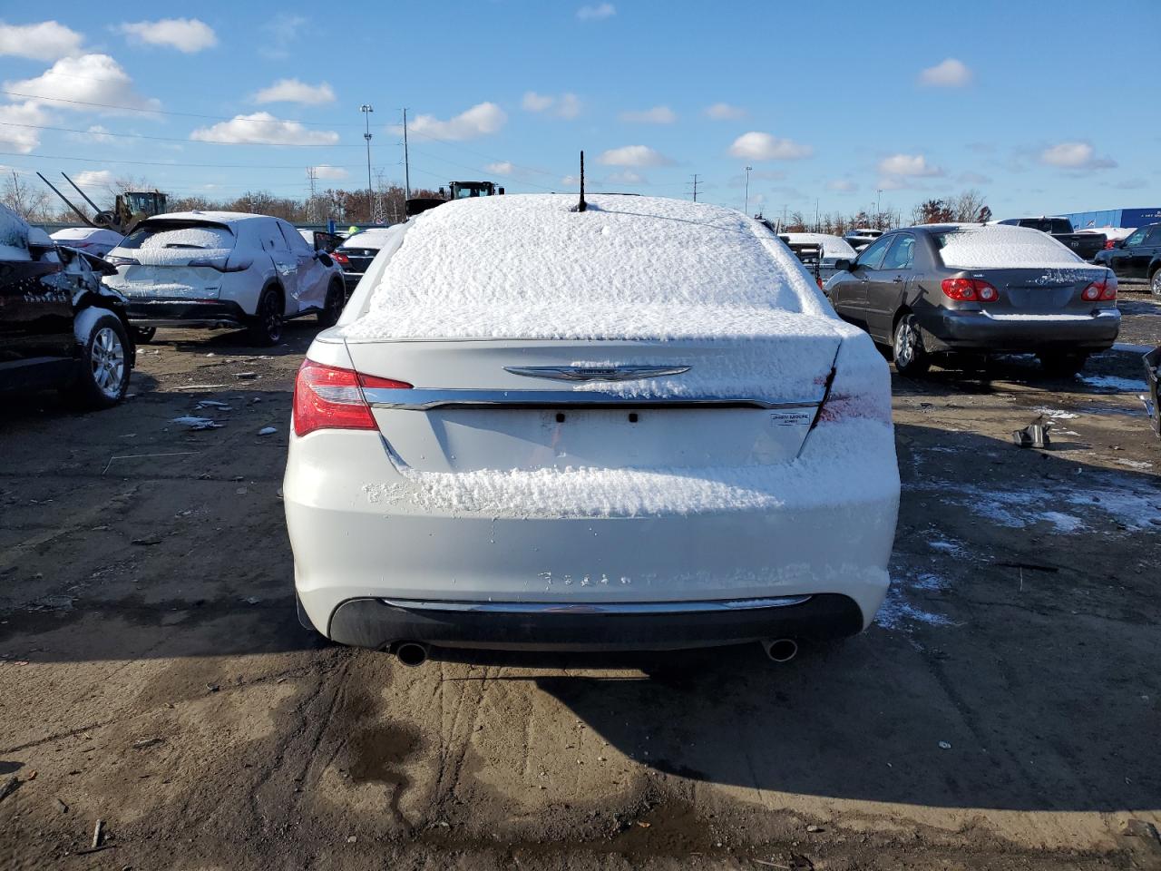 2013 CHRYSLER 200 LIMITED photo 6