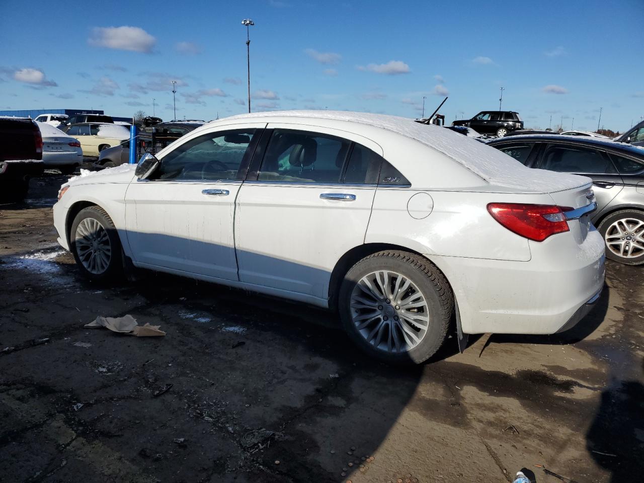 2013 CHRYSLER 200 LIMITED photo 2