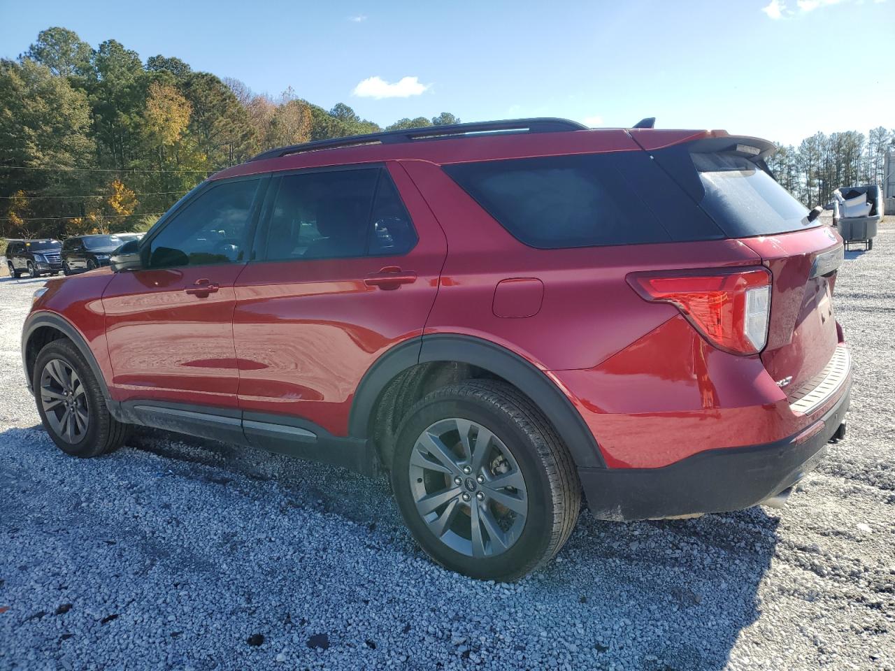 2023 FORD EXPLORER XLT photo 2