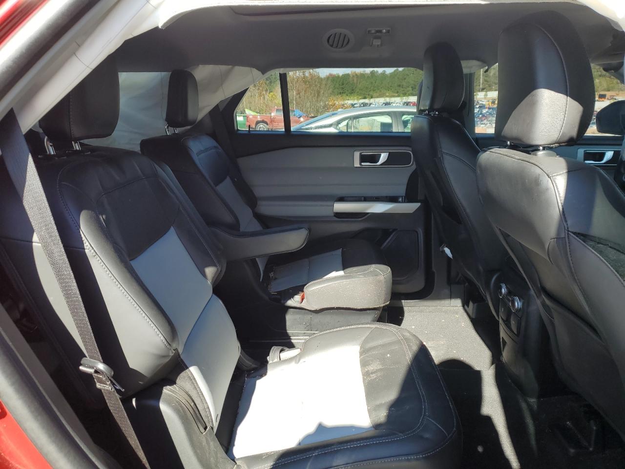 2023 FORD EXPLORER XLT photo 11