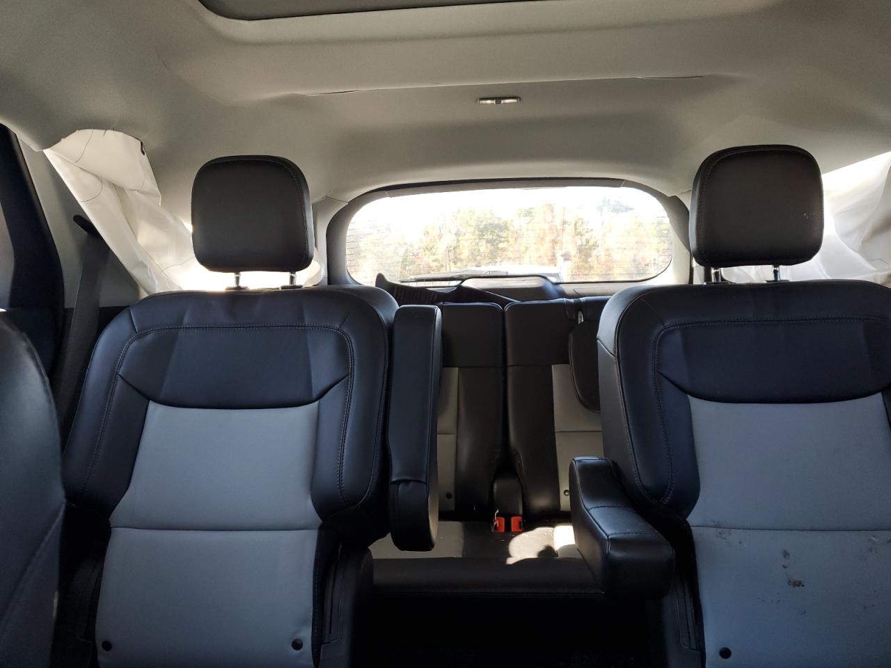 2023 FORD EXPLORER XLT photo 10