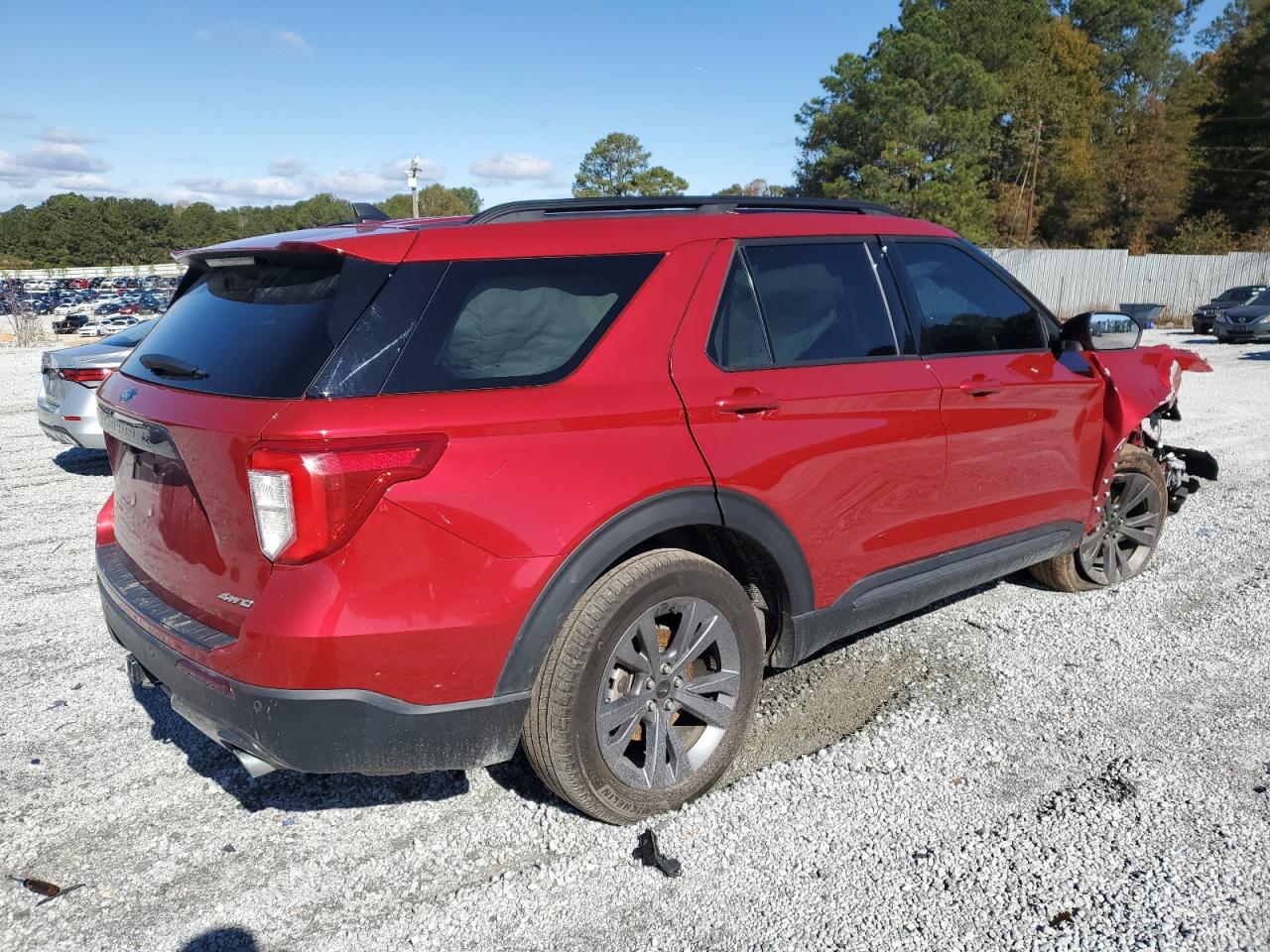 2023 FORD EXPLORER XLT photo 3