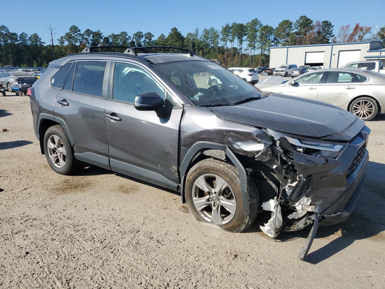 2022 TOYOTA RAV4 XLE photo 7