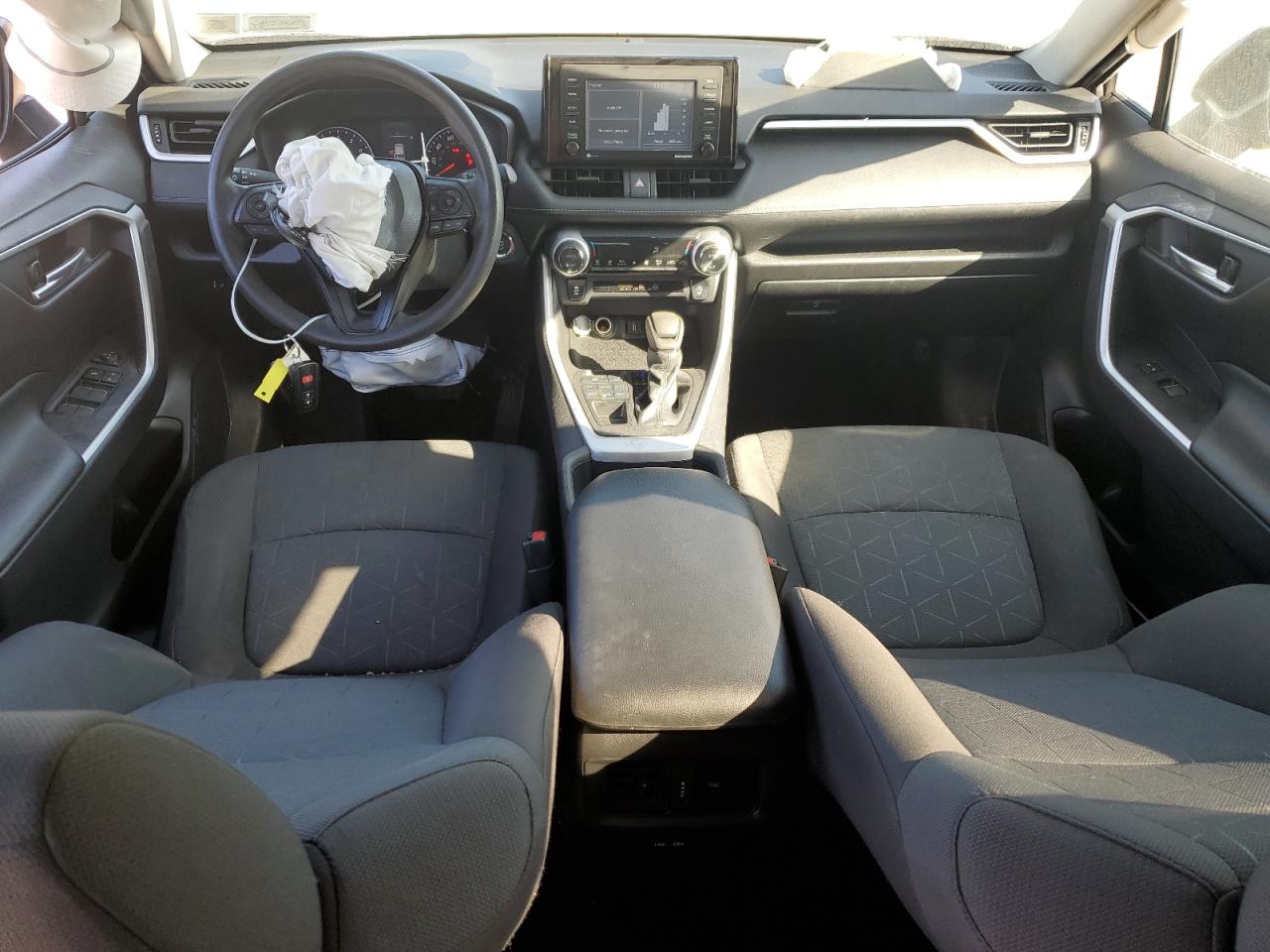 2022 TOYOTA RAV4 XLE photo 15