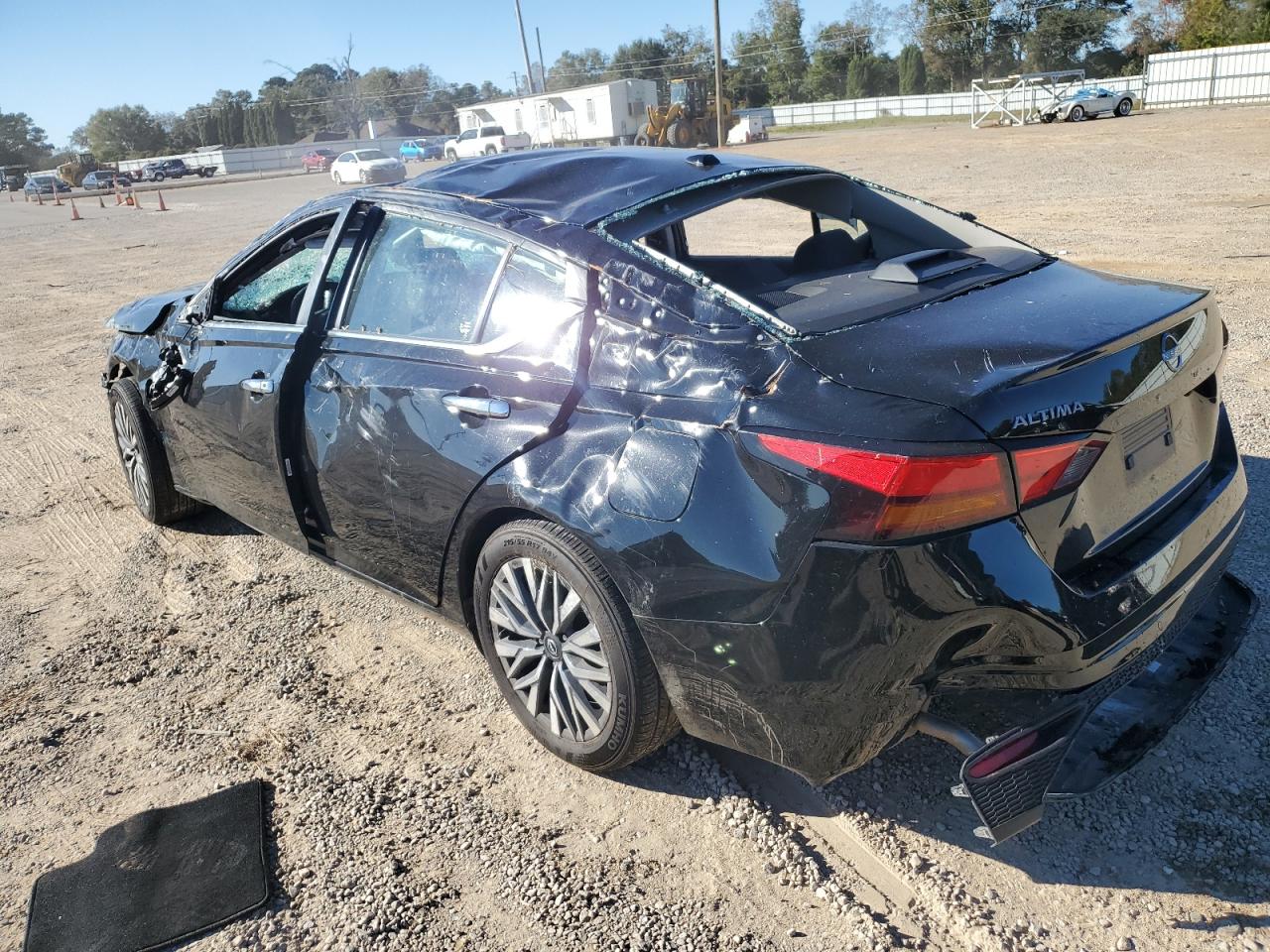 2025 NISSAN ALTIMA SV photo 4