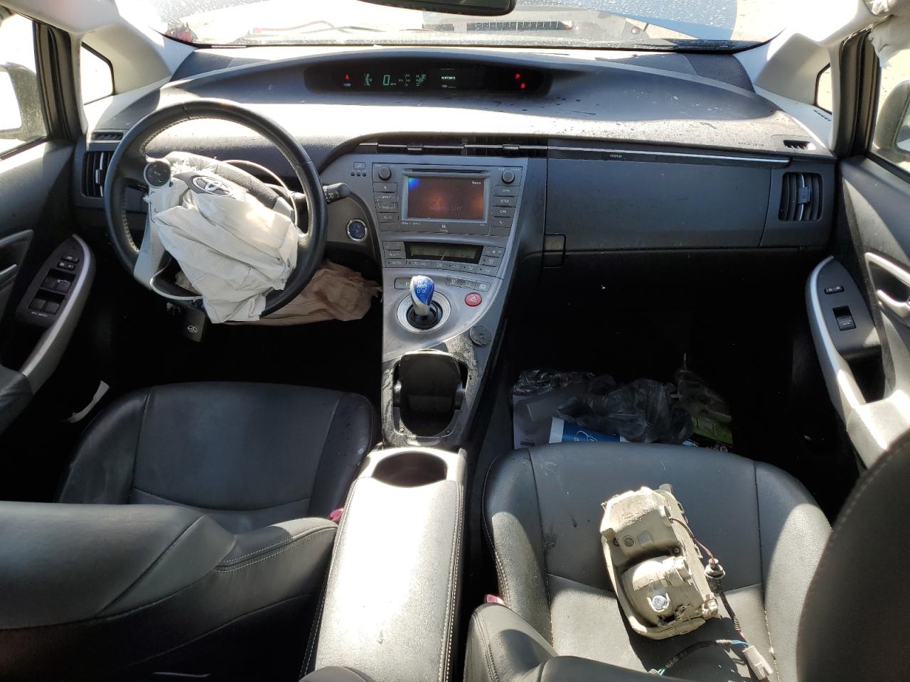 2013 TOYOTA PRIUS photo 8