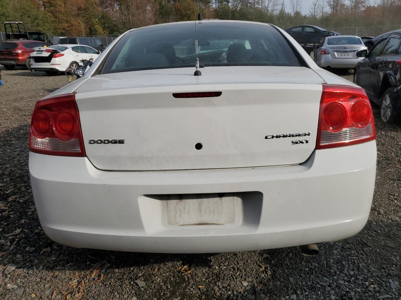 2010 DODGE CHARGER photo 11