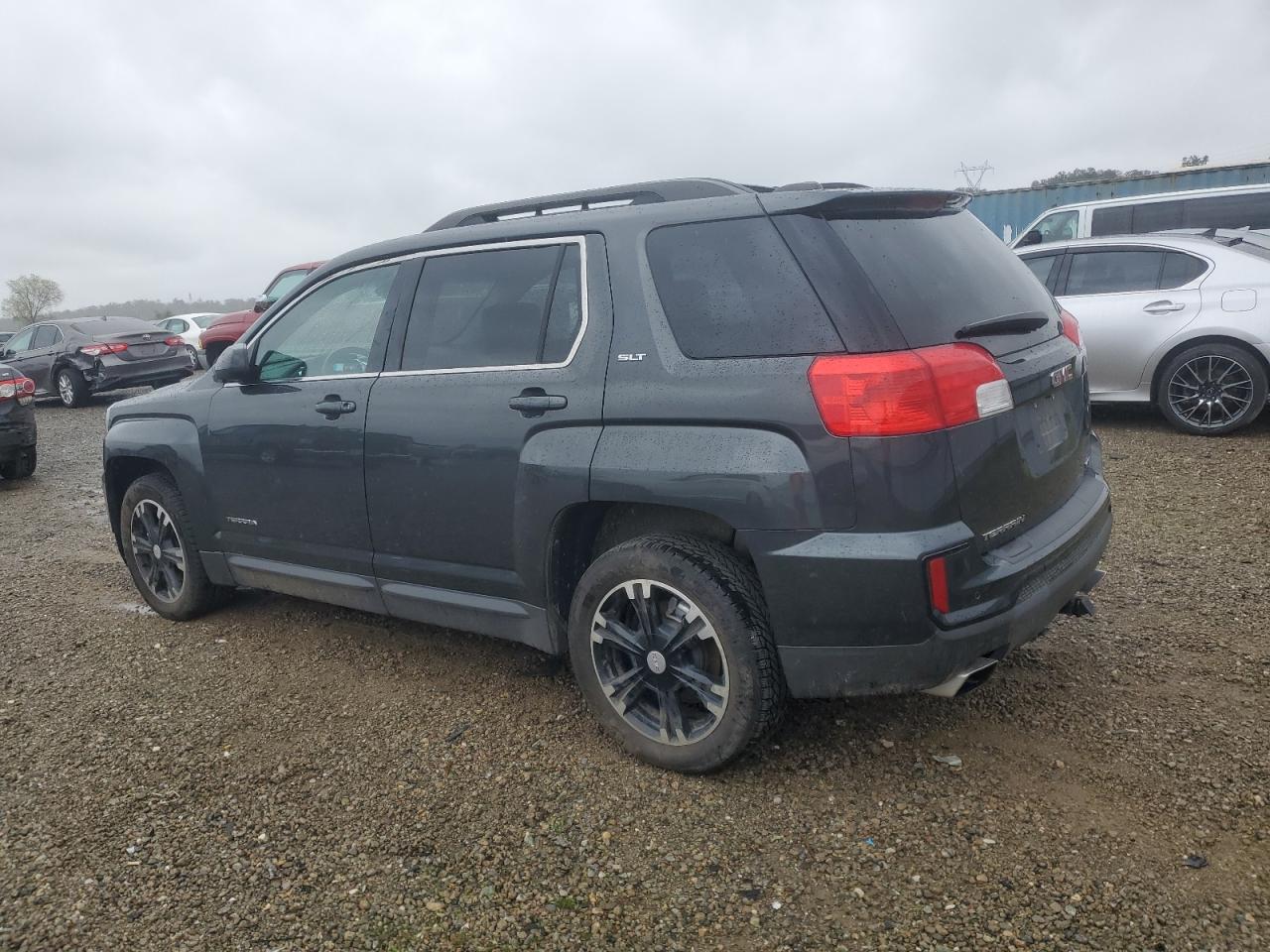 2017 GMC TERRAIN SLT photo 2