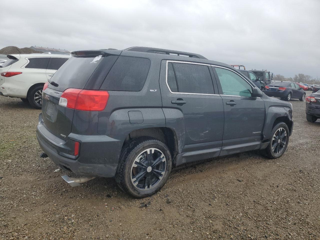 2017 GMC TERRAIN SLT photo 3