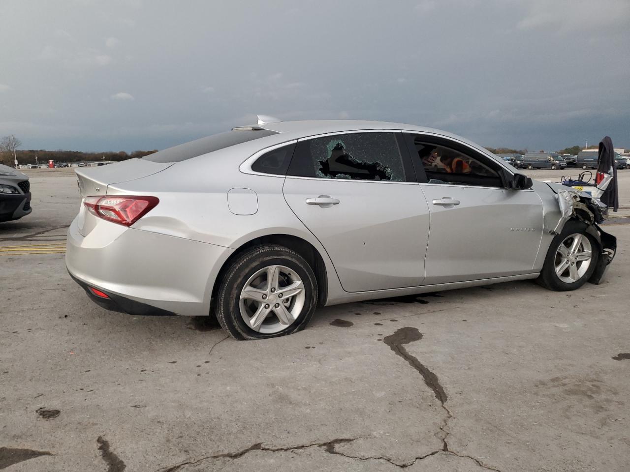 2022 CHEVROLET MALIBU LT photo 5