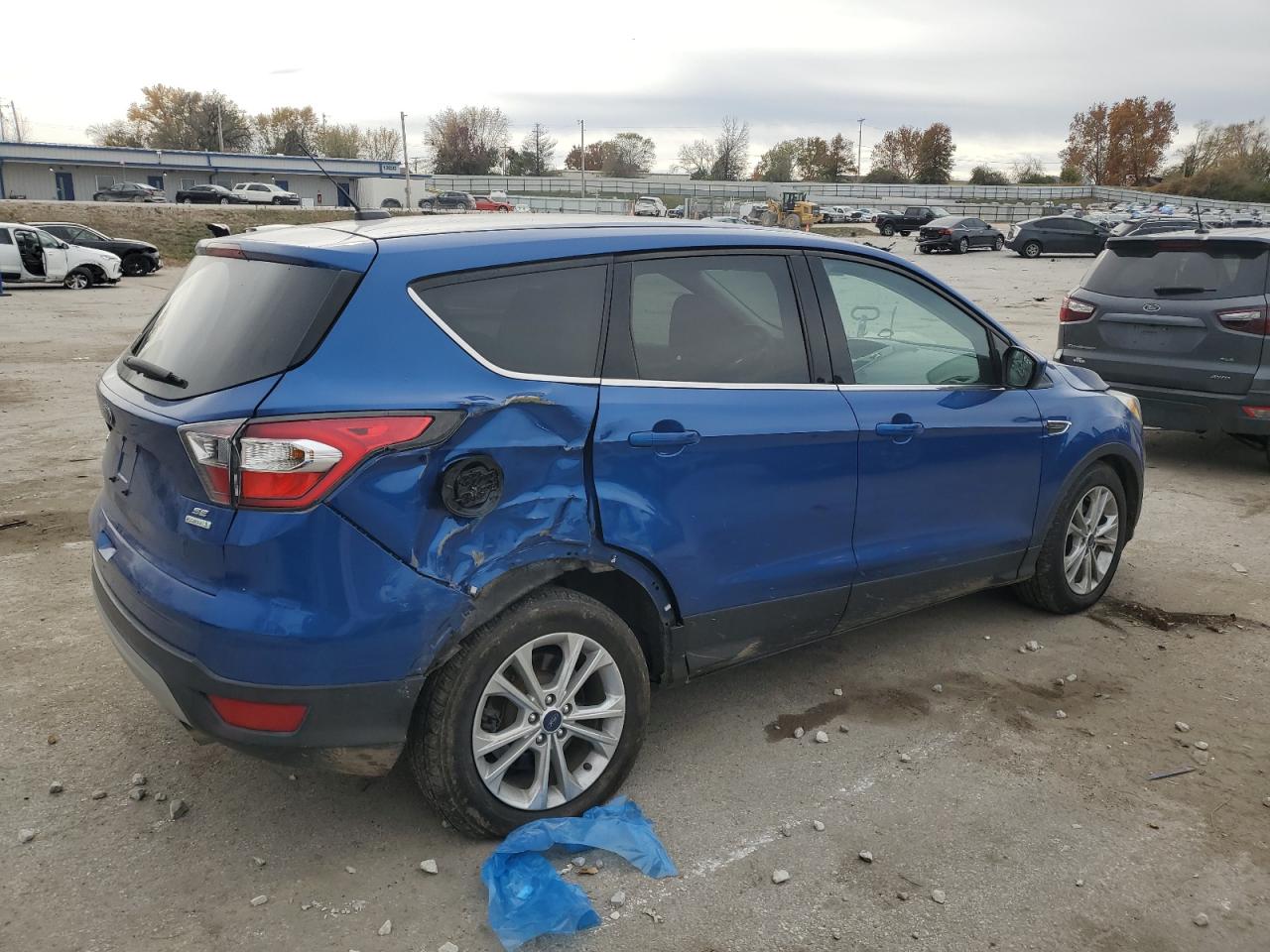 2017 FORD ESCAPE SE photo 3