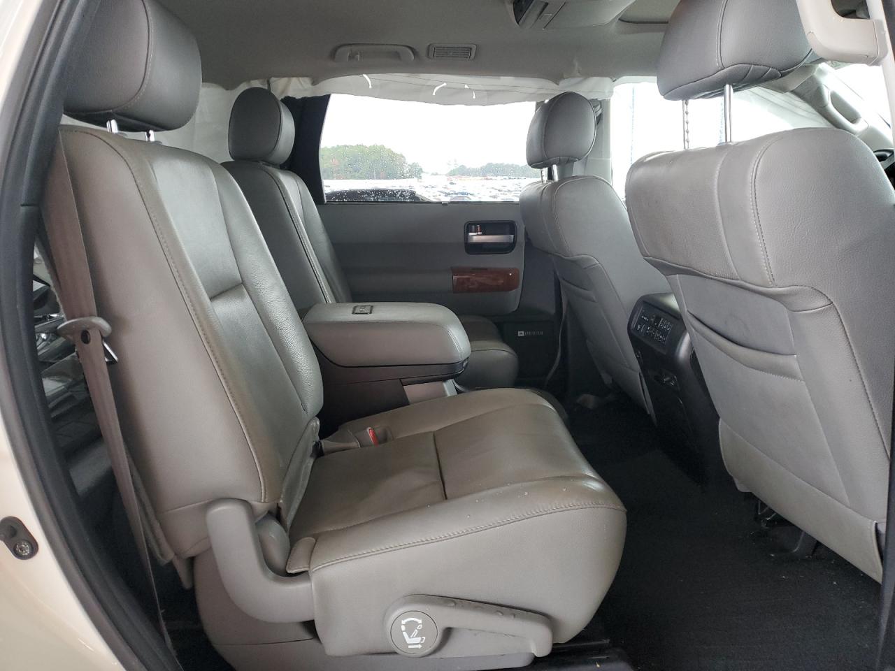 2019 TOYOTA SEQUOIA PLATINUM photo 11
