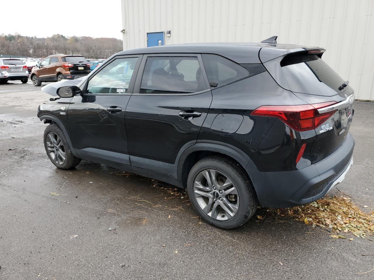 2023 KIA SELTOS LX photo 4