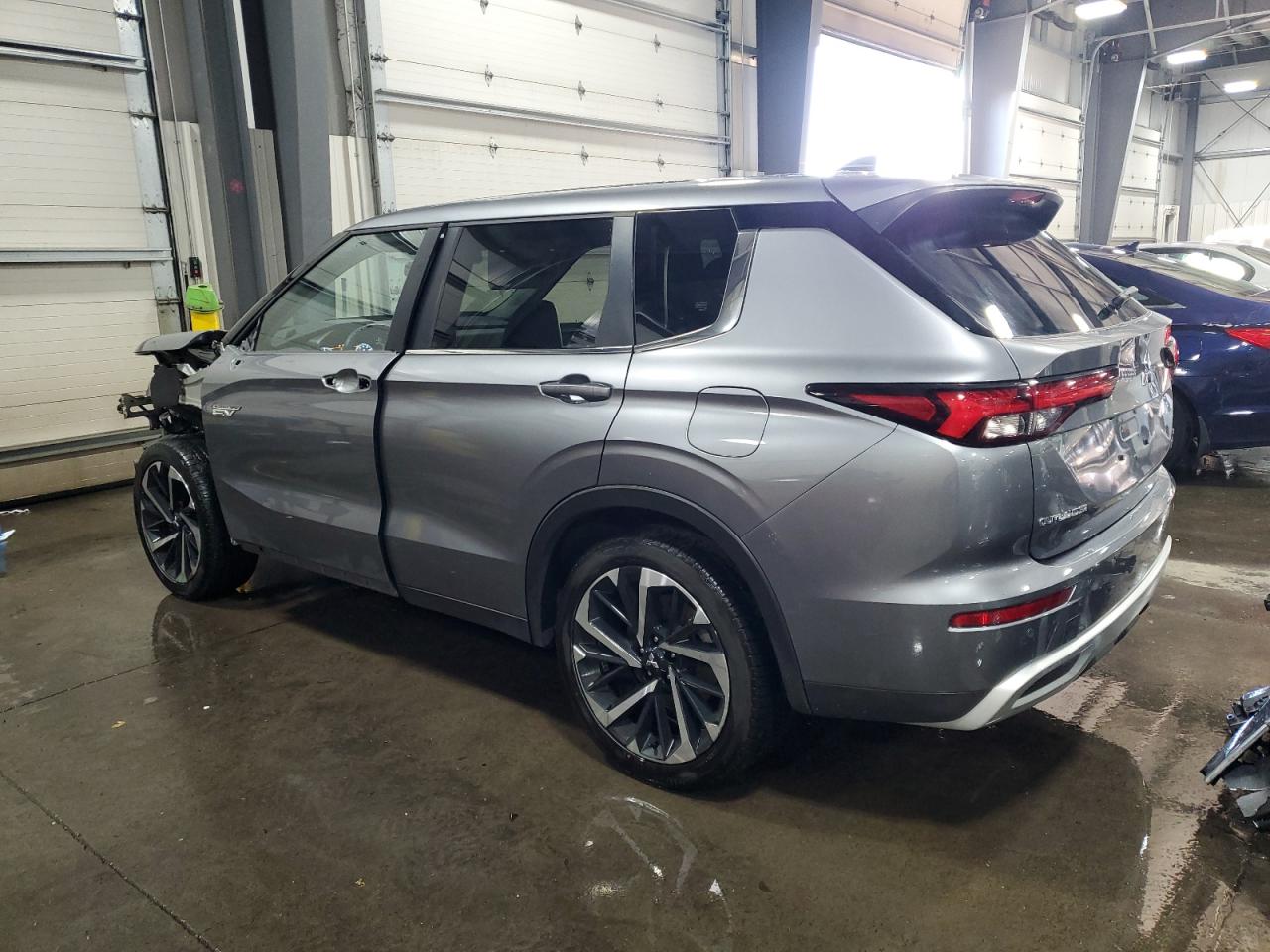 2024 MITSUBISHI OUTLANDER SE photo 3