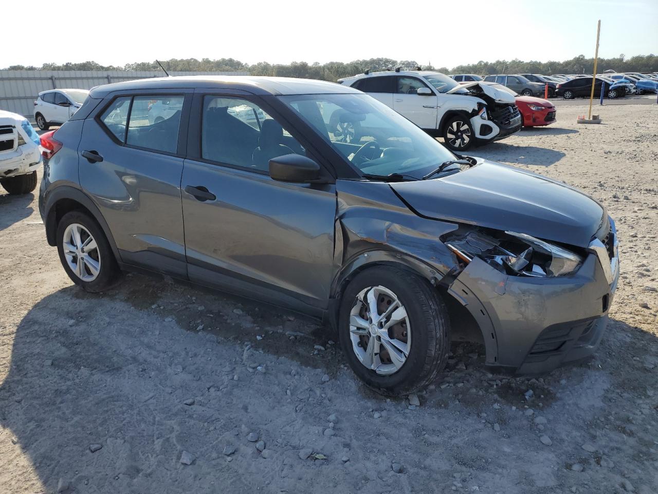 2020 NISSAN KICKS S photo 10