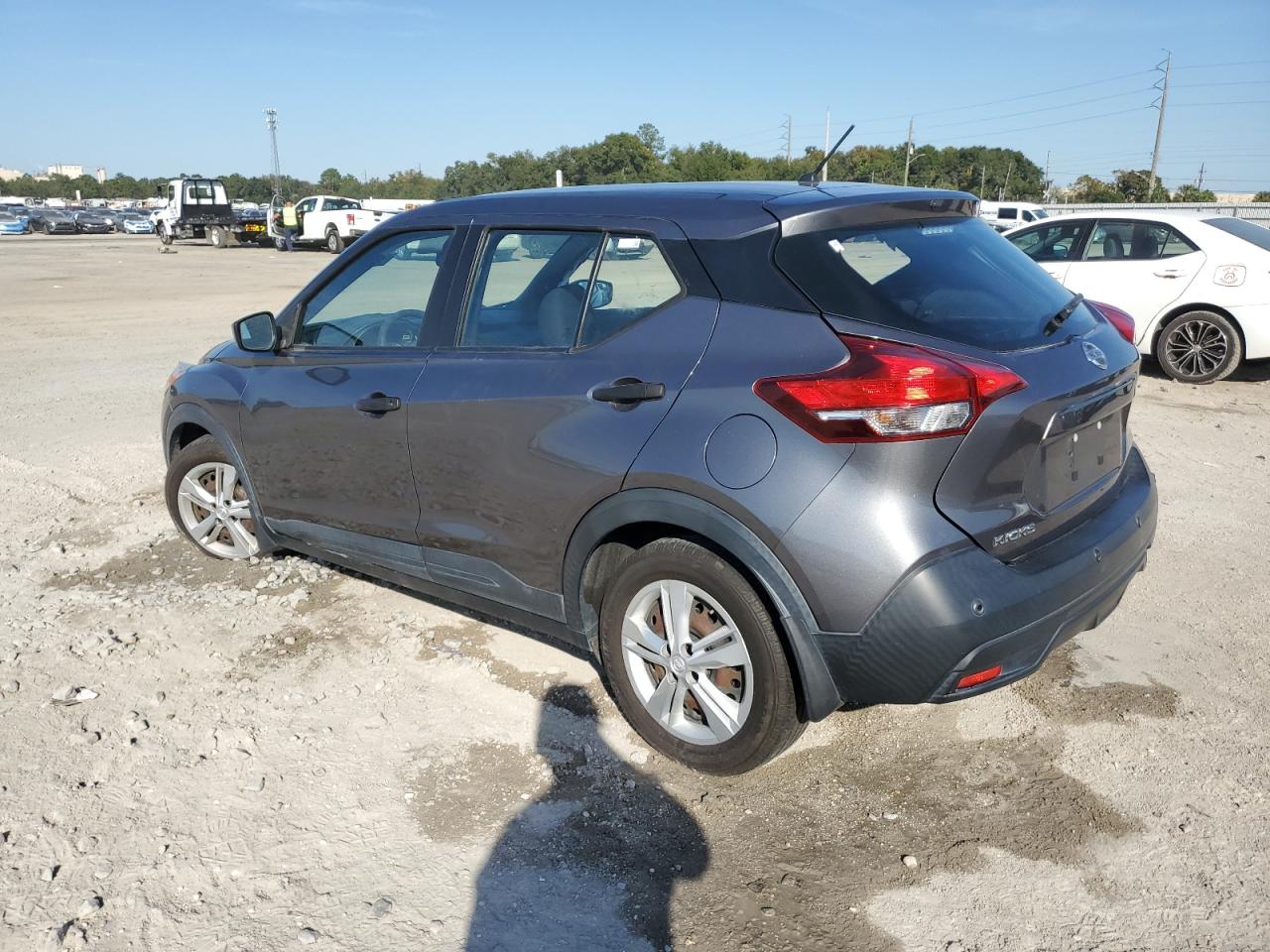 2020 NISSAN KICKS S photo 4