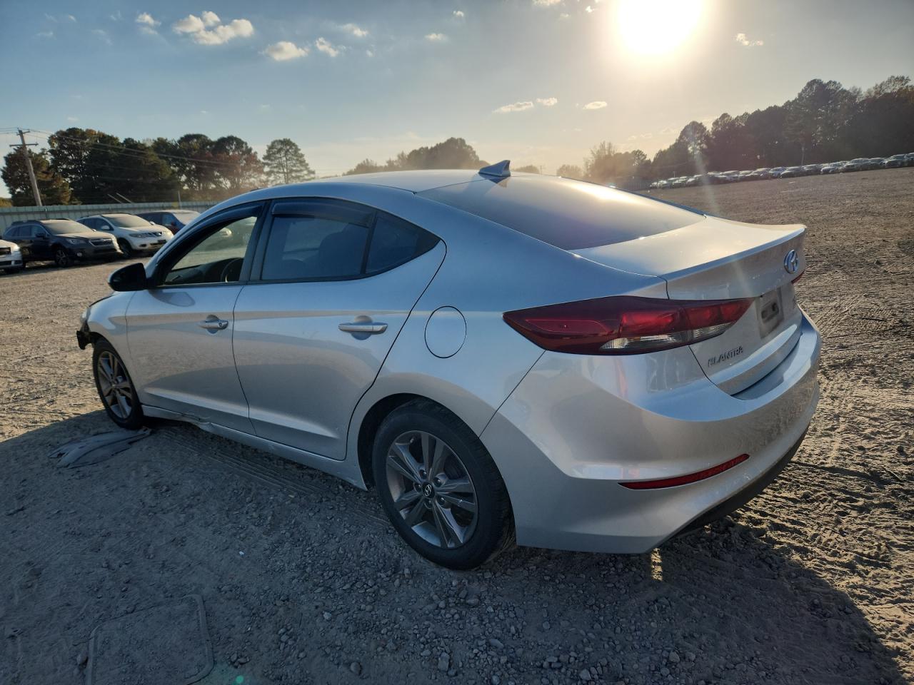 2017 HYUNDAI ELANTRA SE photo 2